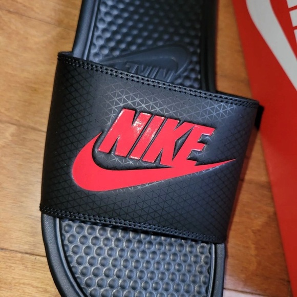 Nike Benassi “Just Do It” Black/Challenge Red - Picture 4 of 4